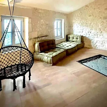 La Dame De Verre Villa *