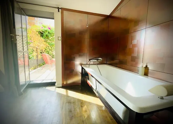 La Dame De Verre Rochefort (Charente-Maritime)